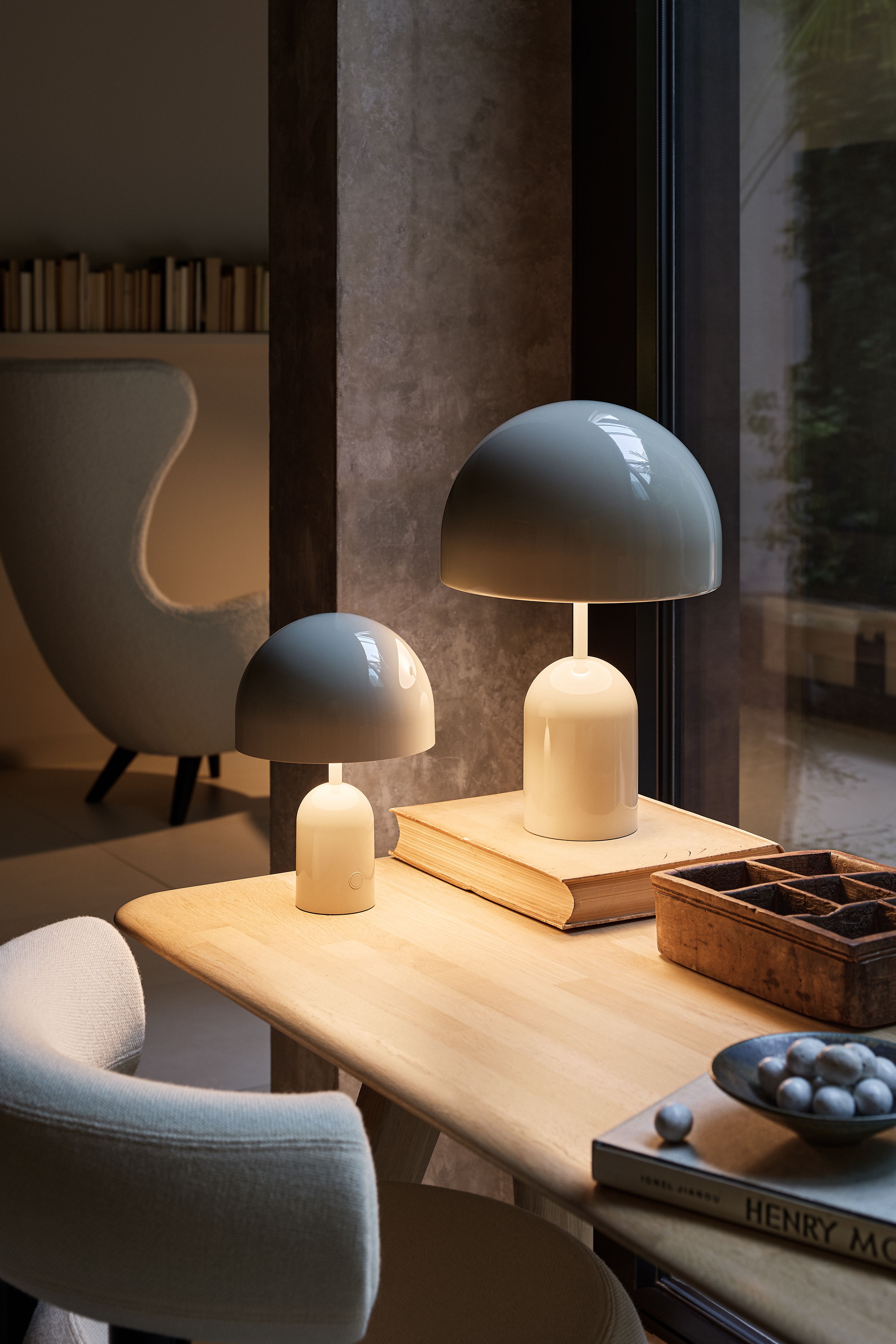 Bell Table Light | Fluoro High-Gloss Steel | Tom Dixon