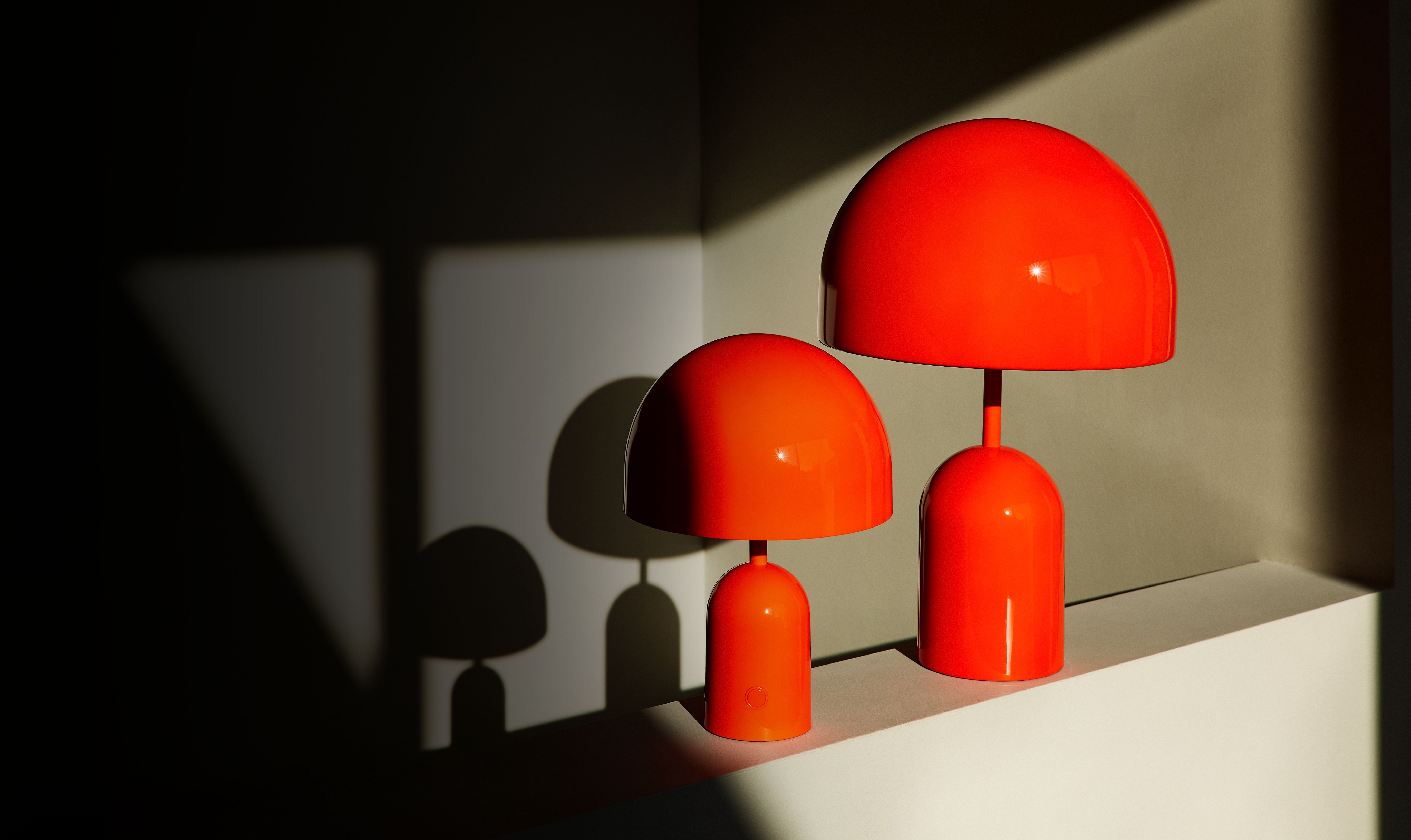 Bell Portable Light | High-Gloss Fluoro | Tom Dixon