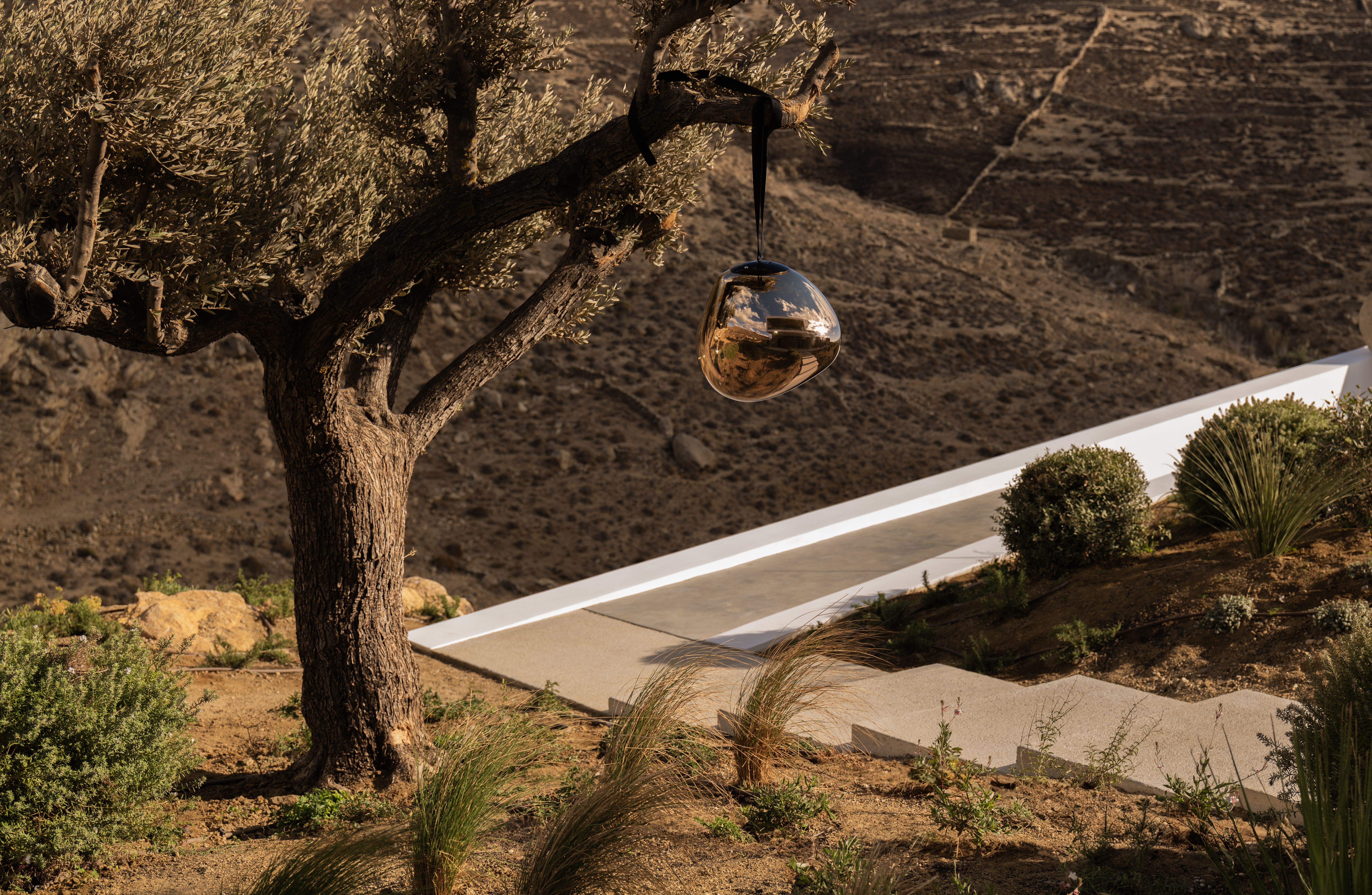 Melt Large Portable | Silver Polished Polycarbonate | Tom Dixon