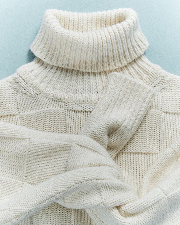 Hop Rollneck in Ivory.